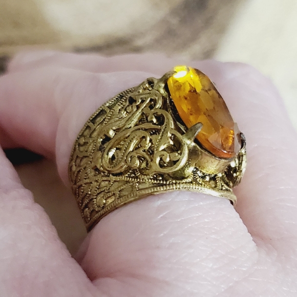 Vintage gold brass amber oval filigree lace textured ring Beautiful adjustable - Picture 11 of 11
